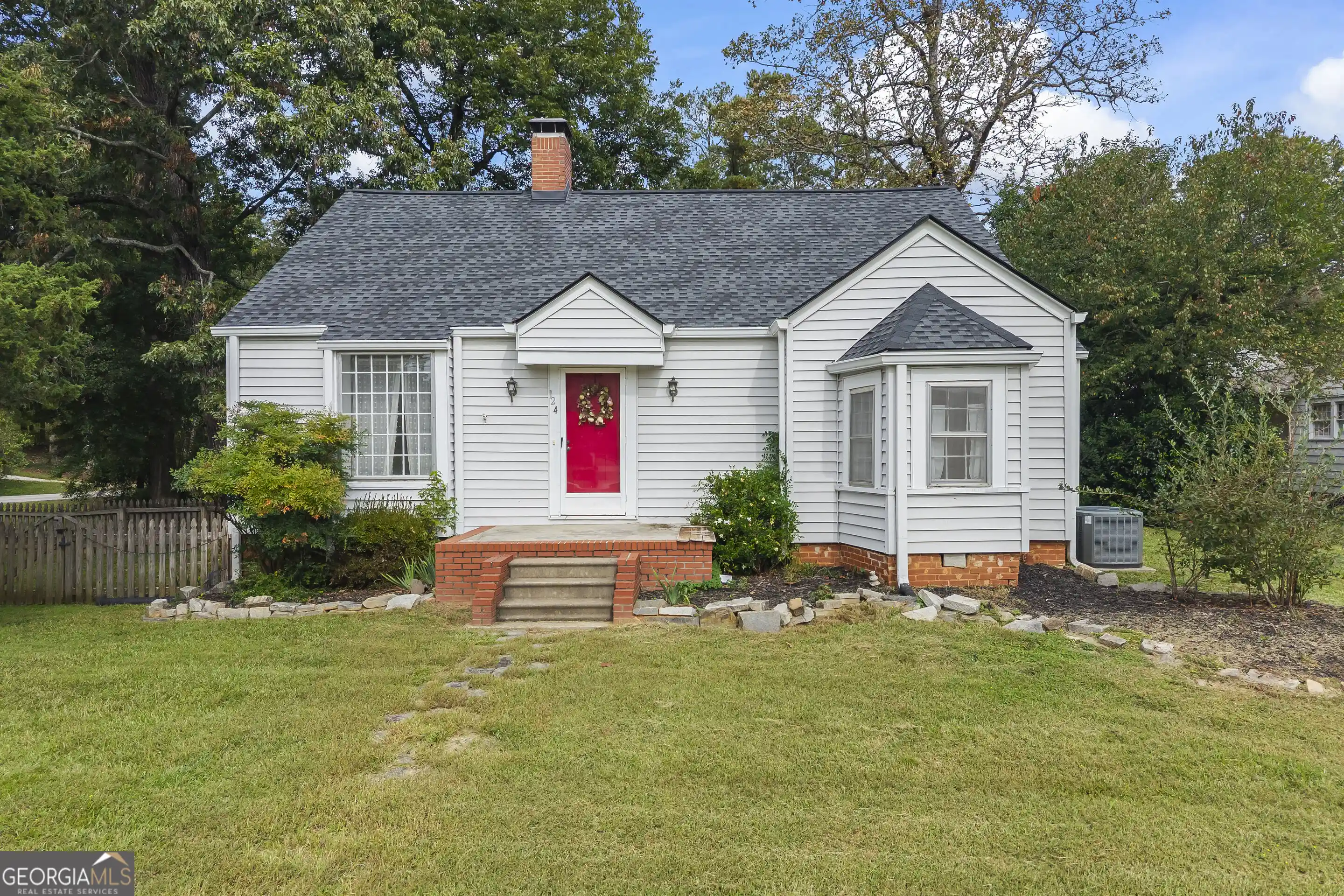 Single family home for sale at 124 Boulevard, Toccoa, GA 30577 | MLS# 10874533