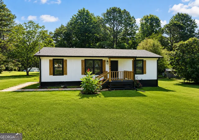 1st image of 1190 Johnson Rd, Senoia, GA 30276 | MLS# 10817351