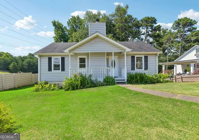 Photo 1 of Single family home for sale at 2901 Waterford Dr, Gainesville, GA 30504 | MLS# 10803604 | Listing updated on 2026-08-11