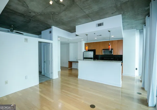 Photo 4 of Condo for sale at 44 Peachtree Pl NW #729, Atlanta, GA 30309 | MLS# 10815926 | Listing updated on 2026-09-28