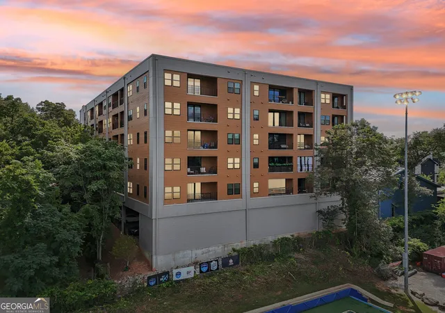 Listing Photo 2 - Condo for sale in building located at 112 Rogers St Ne, Atlanta, GA 30317 - Unit #206