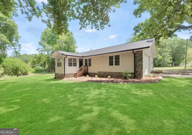 Photo 4 of Single family home for sale at 1375 Mcgarity Rd, Mcdonough, GA 30252 | MLS# 10836933 | Listing updated on 2026-09-09