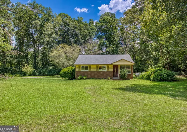 2nd image of 219 Peters Rd, Fayetteville, GA 30214 | MLS# 10810795