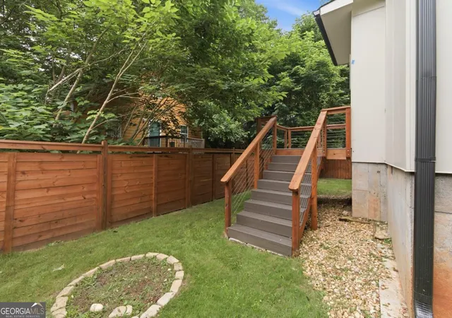 Photo 20 of Single family home for sale at 1084 Hubbard St Sw, Atlanta, GA 30310 | MLS# 10801149 | Listing updated on 2026-09-11