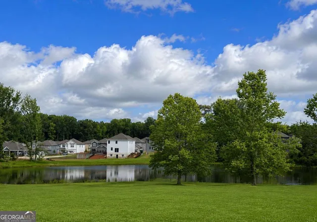2nd image of 814 Lennox Dr, Conyers, GA 30094 | MLS# 10789393
