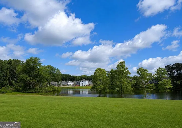 3rd image of 814 Lennox Dr, Conyers, GA 30094 | MLS# 10789393