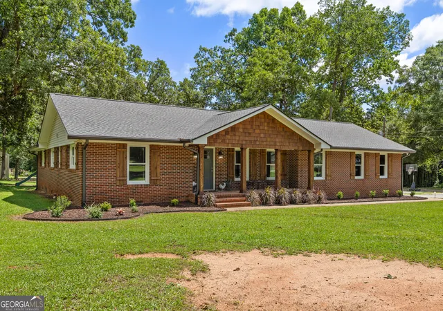 Homes for sale in Luthersville, GA | 104 E Oak St, Luthersville, GA 30251 | MLS# 10793309