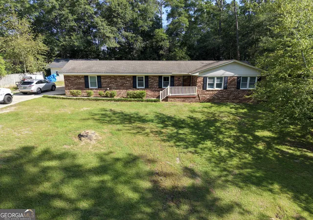 Photo 2 of Single family home for sale at 307 Pinewood Dr, Dublin, GA 31021 | MLS# 10799444 | Listing updated on 2026-09-10