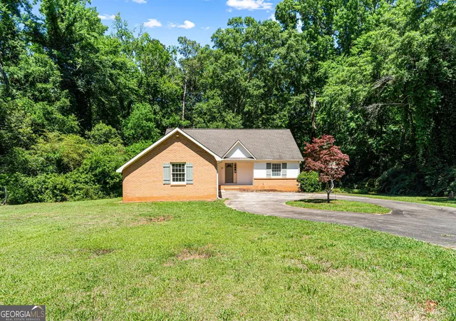 Photo 1 of Sale Pending at 611 Fairmont Dr, Macon, GA 31210 | MLS# 10799709 | Listing updated on 2026-09-09