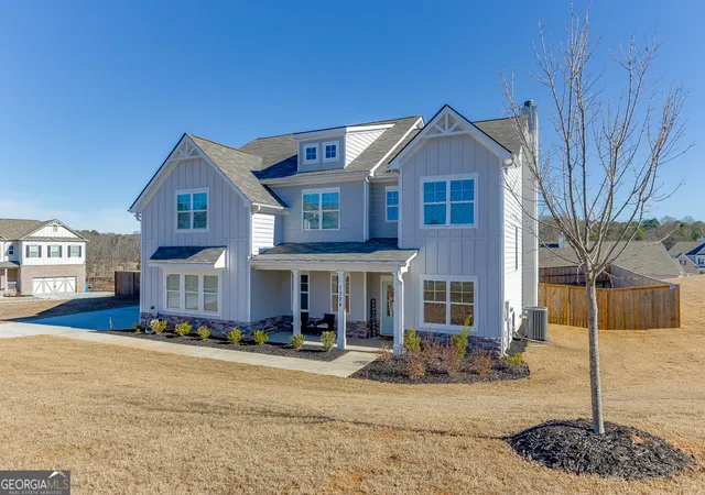 Photo 3 of Sale Pending at 1324 Honeysuckle Ln, Hoschton, GA 30548 | MLS# 10675916 | Listing updated on 2026-02-23