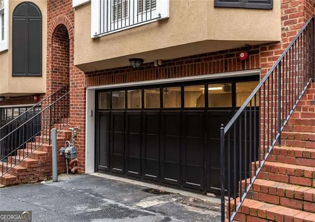 3rd image of 813 Clifton Heights Ln Ne, Atlanta, GA 30329 | MLS# 10781010