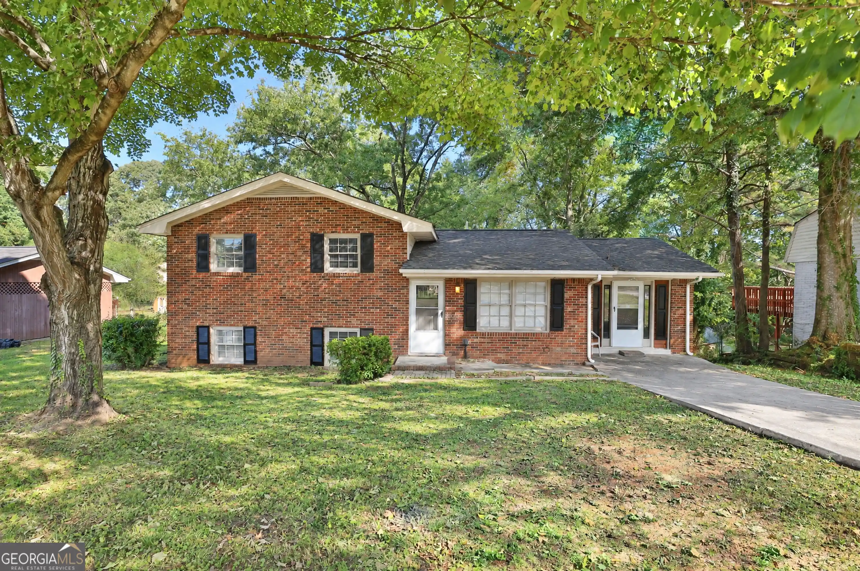 Photo 1 of Single family home for sale at 6370 Maddox Rd, Morrow, GA 30260 | MLS# 10873948 | Listing updated on 2026-10-30