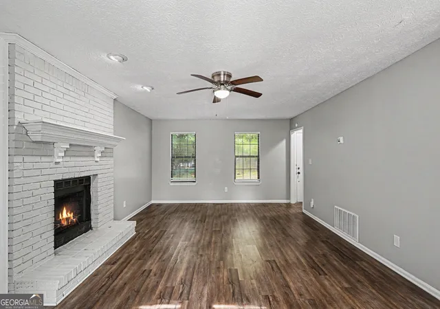 3rd image of 1304 Oakwood Rd, Jonesboro, GA 30236 | MLS# 10774541