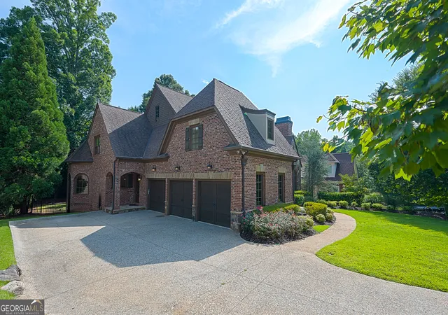 Photo 3 of Single family home for sale at 831 Camden Park Ct NE, Atlanta, GA 30342 | MLS# 10801676 | Listing updated on 2026-09-12