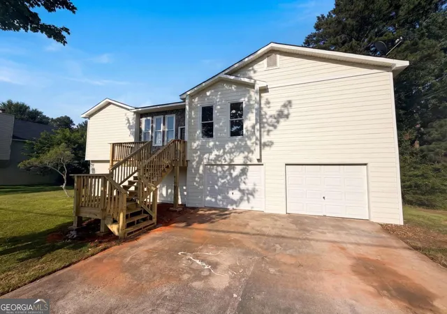 2nd image of 1872 David Dr, Douglasville, GA 30135 | MLS# 10796899