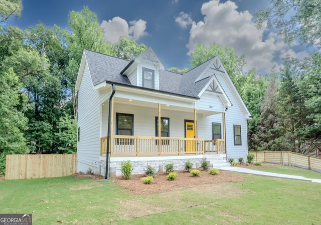 Photo 3 of Single family home for sale at 160 Rosewood Cir, Covington, GA 30016 | MLS# 10804589 | Listing updated on 2026-08-11