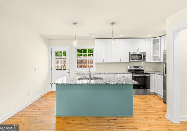 Photo 3 of Single family home for sale at 16 Elm St, Hartwell, GA 30643 | MLS# 10790973 | Listing updated on 2026-09-15