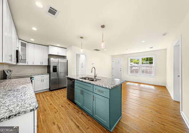 Photo 3 of Single family home for sale at 16 Elm St, Hartwell, GA 30643 | MLS# 10790973 | Listing updated on 2026-09-15