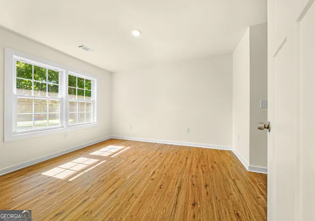 Photo 4 of Single family home for sale at 16 Elm St, Hartwell, GA 30643 | MLS# 10790973 | Listing updated on 2026-09-15