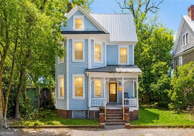 Single family home for sale at 1113 Grant St, Brunswick, GA 31520 | MLS# 10825203