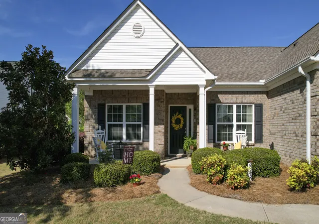 Photo 3 of Single family home for sale at 848 Crossroads Ct, Social Circle, GA 30025 | MLS# 10678042 | Listing updated on 2026-09-10