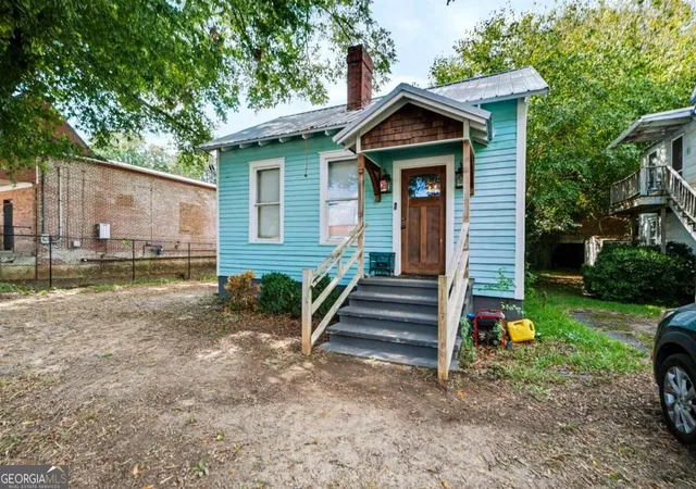 Photo 1 of Single family home for sale at 102 N Walnut St, Greensboro, GA 30642 | MLS# 10880591 | Listing updated on 2026-10-28