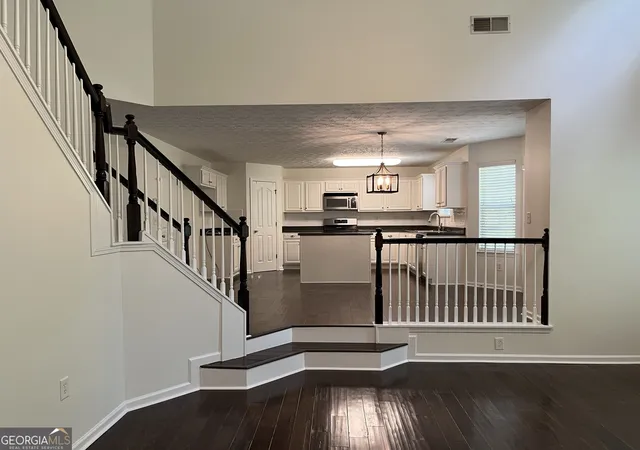 Photo 3 of Single family home for sale at 10 New York Ave, Sharpsburg, GA 30277 | MLS# 10822177 | Listing updated on 2026-09-14