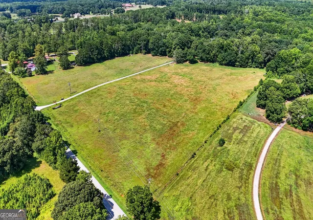 Photo 3 of Sale Pending at 2614 Locust Grv Rd, Griffin, GA 30223 | MLS# 10821800 | Listing updated on 2026-09-15