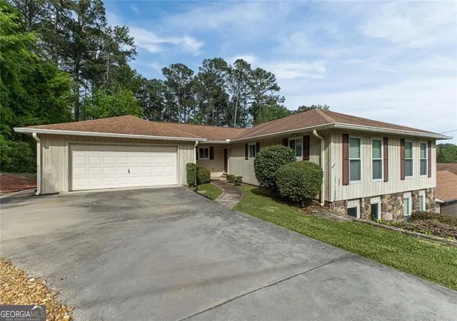 Photo 2 of Single family home for sale at 8 Wellington Way, Rome, GA 30161 | MLS# 10730299 | Listing updated on 2026-09-17