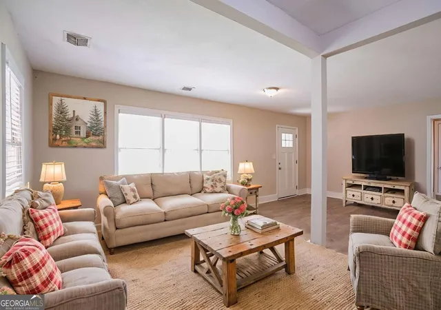 Photo 3 of Single family home for sale at 1867 Pinedale Pl, Decatur, GA 30032 | MLS# 10787976 | Listing updated on 2026-10-04