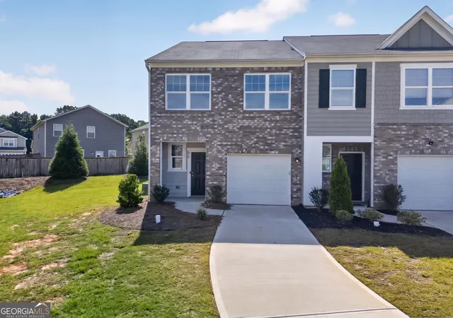 Photo 2 of Sale Pending at 579 Magnolia Cir, Palmetto, GA 30268 | MLS# 10828729 | Listing updated on 2026-09-23