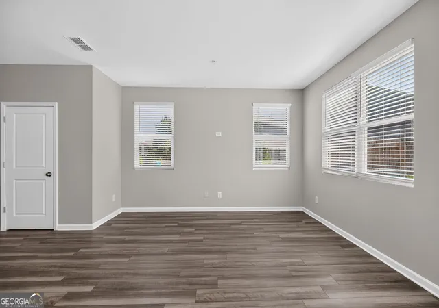Photo 4 of Sale Pending at 579 Magnolia Cir, Palmetto, GA 30268 | MLS# 10828729 | Listing updated on 2026-09-23