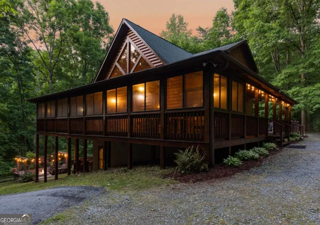 Photo 4 of Single family home for sale at 220 Solar Dr, Blue Ridge, GA 30513 | MLS# 10769863 | Listing updated on 2026-08-11
