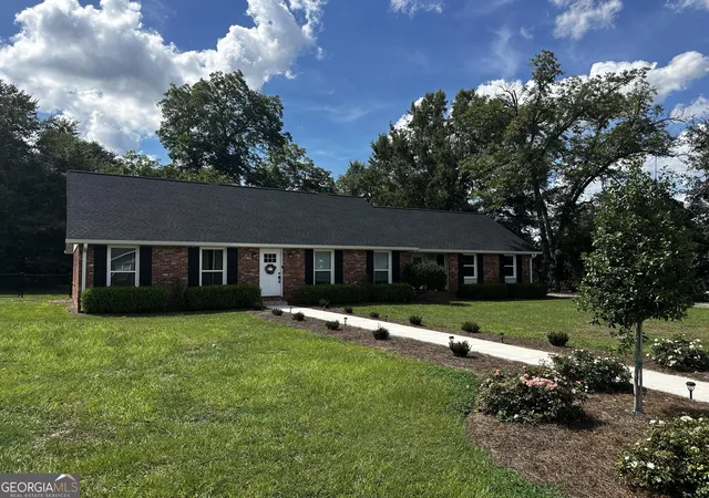 Photo 1 of Sale Pending at 304 Woodridge Rd, Dublin, GA 31021 | MLS# 10823436 | Listing updated on 2026-09-18