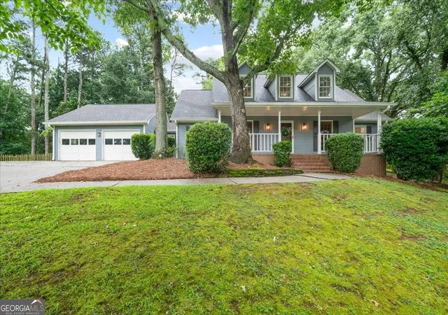Photo 2 of Sale Pending at 1646 Maple Ridge Dr, Suwanee, GA 30024 | MLS# 10810166 | Listing updated on 2026-08-26