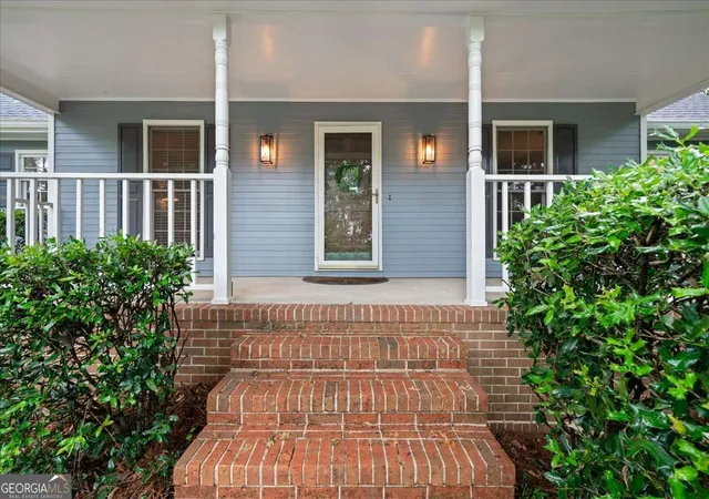 Photo 3 of Sale Pending at 1646 Maple Ridge Dr, Suwanee, GA 30024 | MLS# 10810166 | Listing updated on 2026-08-26