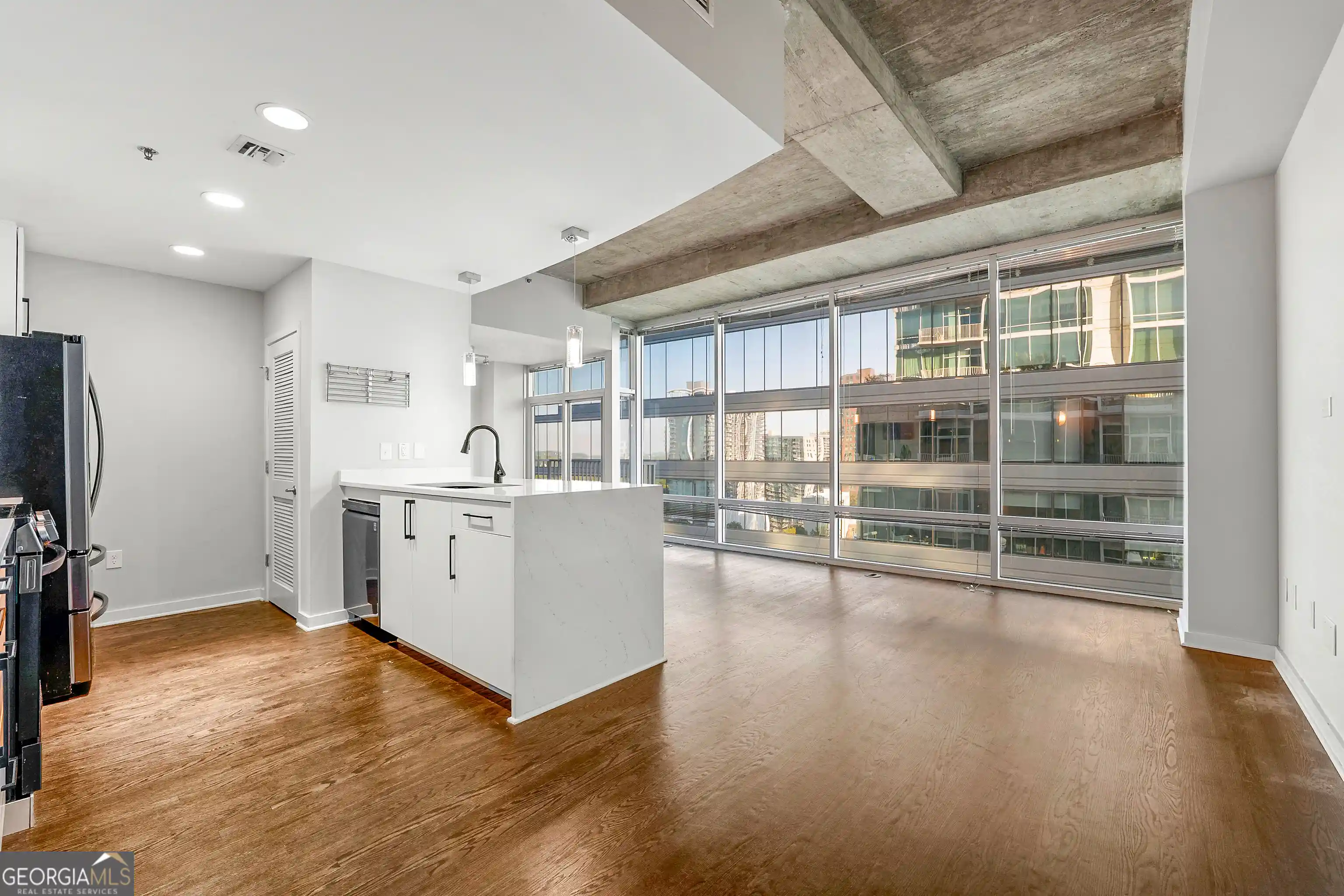 Photo 1 of Condo for sale at 923 Peachtree St Ne #1638, Atlanta, GA 30309 | MLS# 10727781 | Listing updated on 2026-10-24