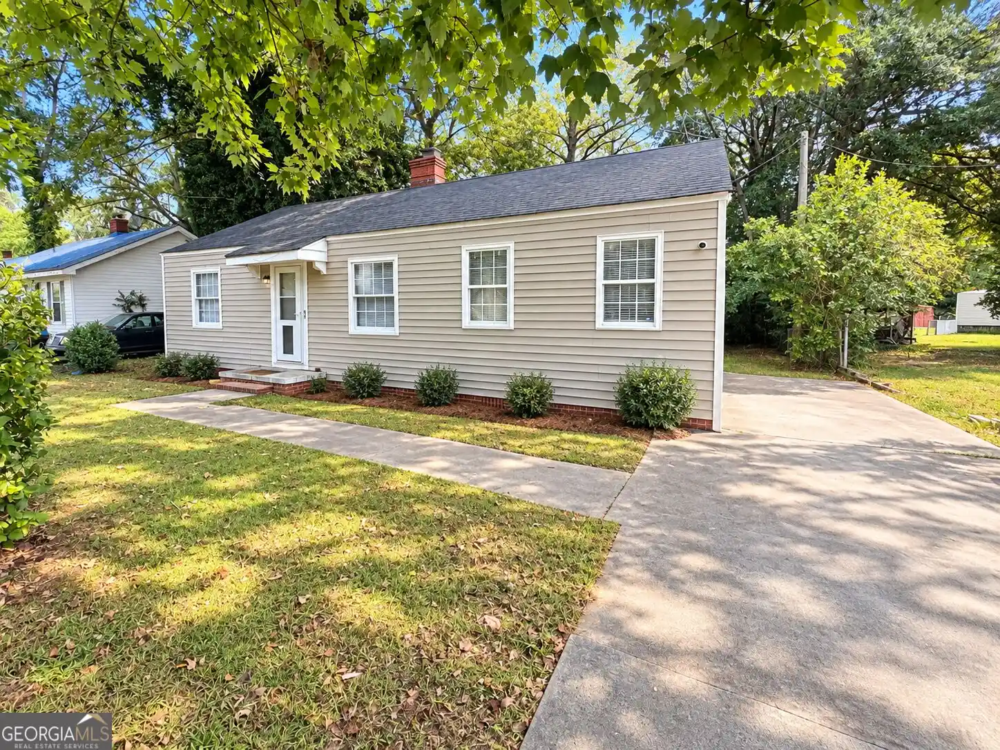 Single family home for sale at 403 Thomas Blvd, Warner Robins, GA 31093 | MLS# 10871127