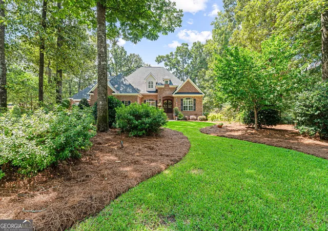 Photo 4 of Single family home for sale at 216 Sansbury Trl, Warner Robins, GA 31088 | MLS# 10827673 | Listing updated on 2026-10-06