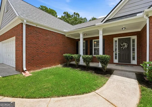 Photo 3 of Single family home for sale at 3115 Sunlight Dr, Austell, GA 30106 | MLS# 10803287 | Listing updated on 2026-09-03