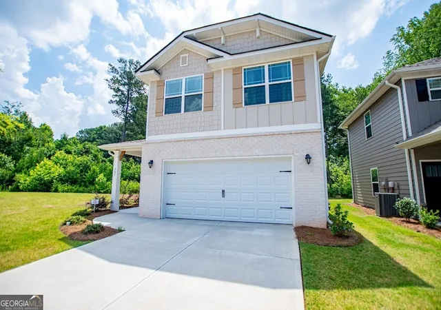 Photo 3 of Single family home for sale at 205 Vineyard Walk, Carrollton, GA 30117 | MLS# 10799392 | Listing updated on 2026-10-07
