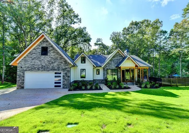 Photo 3 of Mansion for sale at 3933 Skyline Dr, Gainesville, GA 30501 | MLS# 10828904 | Listing updated on 2026-09-02