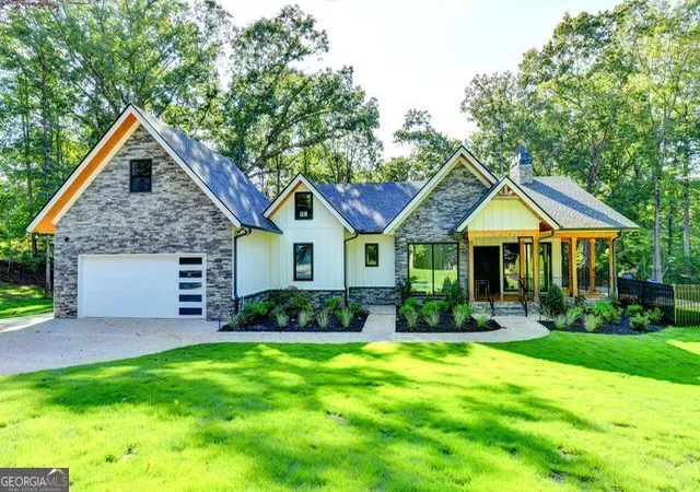 Photo 3 of Single family home for sale at 3933 Skyline Dr, Gainesville, GA 30501 | MLS# 10828904 | Listing updated on 2026-09-02