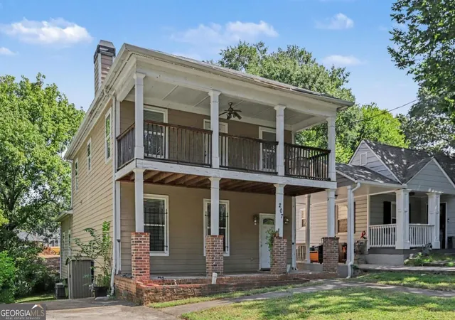 Photo 3 of Single family home for sale at 207 Ollie St Nw, Atlanta, GA 30314 | MLS# 10830354 | Listing updated on 2026-10-09
