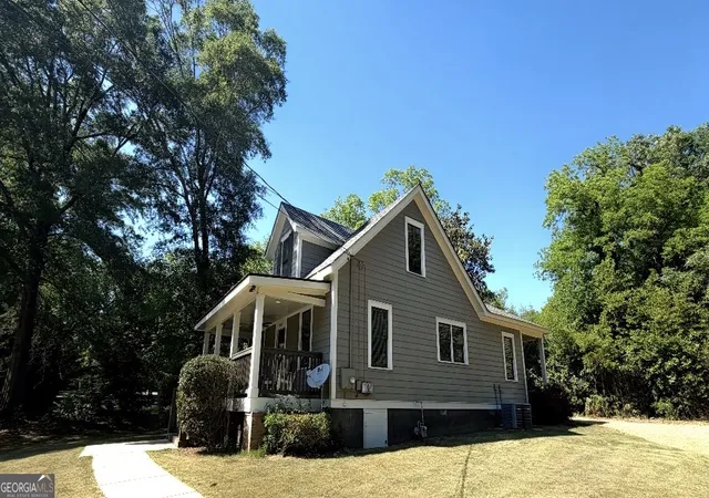 Photo 3 of Single family home for sale at 801 Park Ln, Madison, GA 30650 | MLS# 10836131 | Listing updated on 2026-09-14