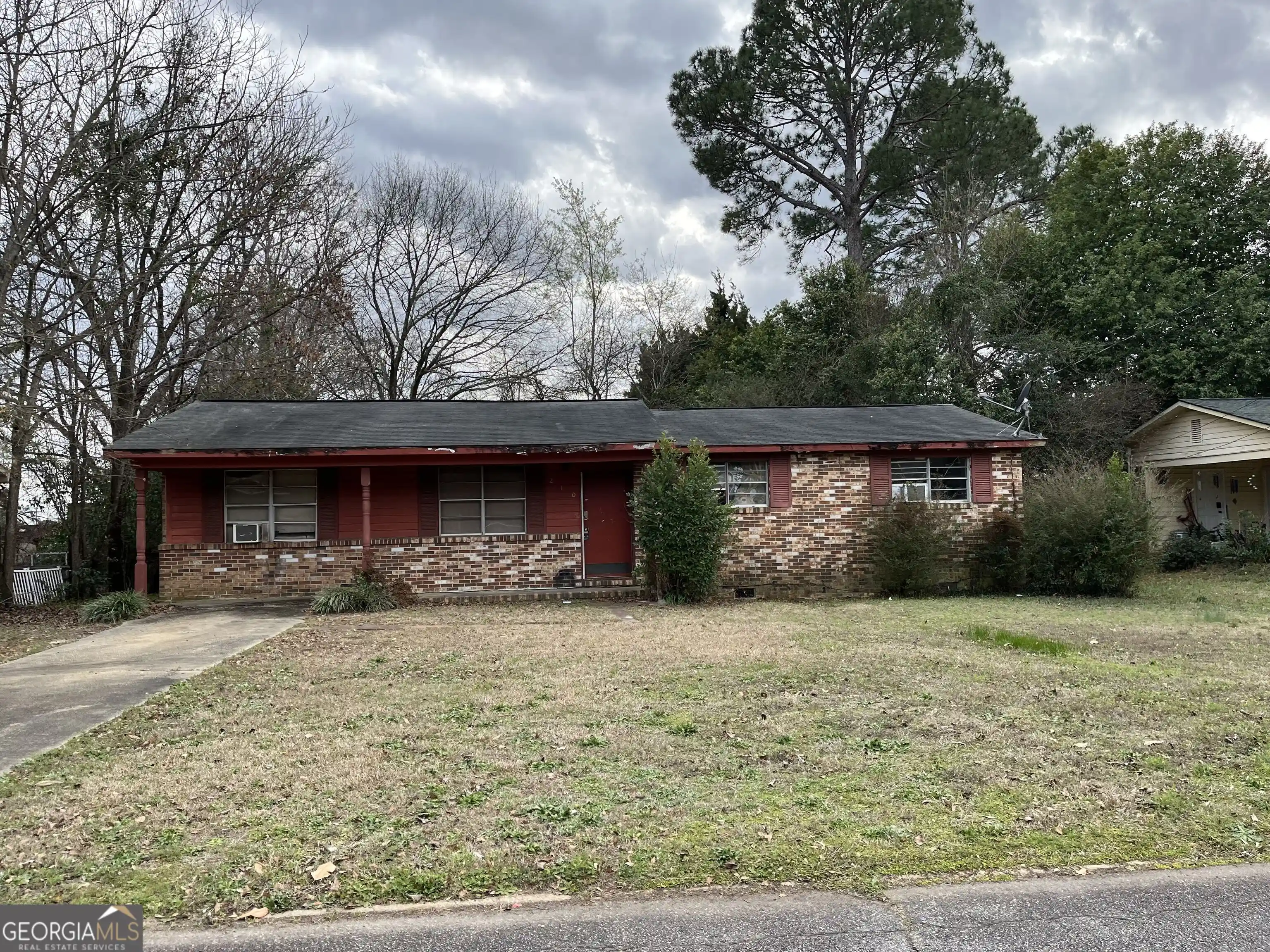 Photo 1 of Sale Pending at 210 Palomino Ln, Warner Robins, GA 31088 | MLS# 10857430 | Listing updated on 2026-10-22