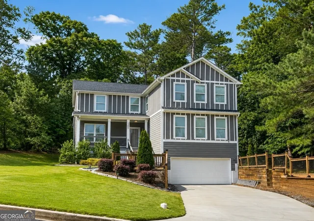Photo 2 of Single family home for sale at 655 Transit Cir, Atlanta, GA 30349 | MLS# 10774532 | Listing updated on 2026-07-12
