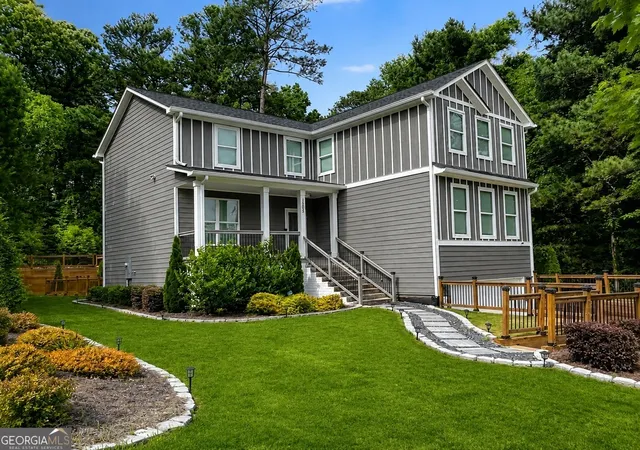 Photo 4 of Single family home for sale at 655 Transit Cir, Atlanta, GA 30349 | MLS# 10774532 | Listing updated on 2026-07-12