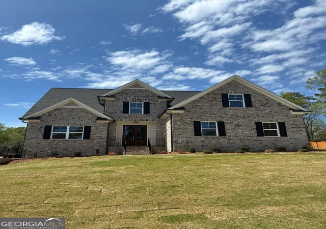 Photo 1 of Single family home for sale at 5620 Shamrock Ln, Douglasville, GA 30135 | MLS# 10733441 | Listing updated on 2026-10-13