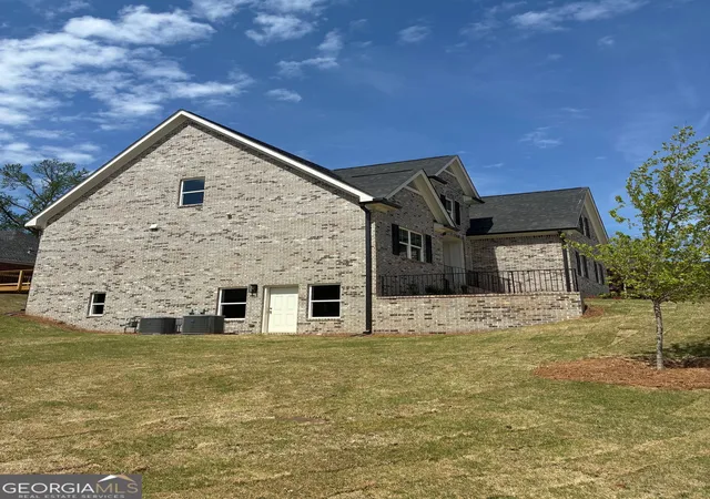 Photo 3 of Single family home for sale at 5620 Shamrock Ln, Douglasville, GA 30135 | MLS# 10733441 | Listing updated on 2026-10-13